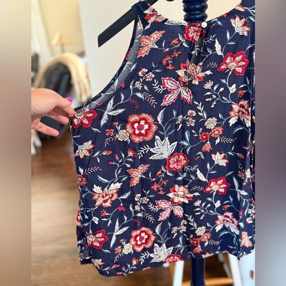 Old Navy Floral Sleeveless Keyhole Neckline Top, Size Large - Picture 7 of 8